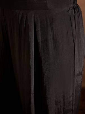 Floral Embroidered Thread Work Straight Kurta With Trousers And Dupatta 4