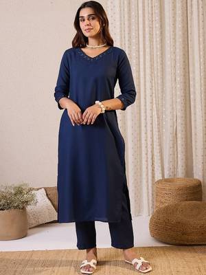 Floral Yoke Design V-Neck Sequinned Straight Kurta & Trousers 1