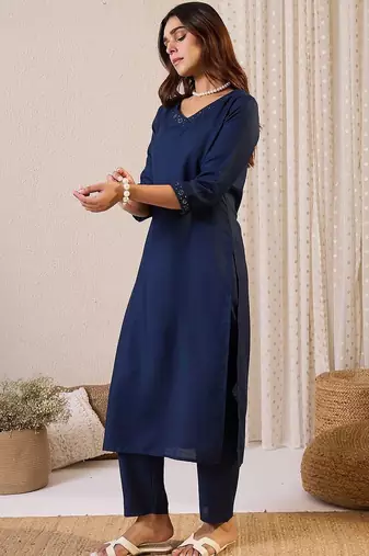 Floral Yoke Design V-Neck Sequinned Straight Kurta & Trousers