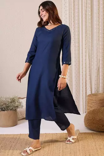 Floral Yoke Design V-Neck Sequinned Straight Kurta & Trousers