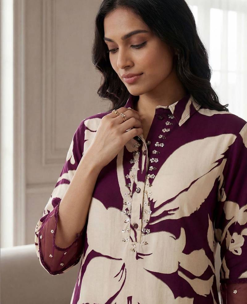 Women Floral Printed Regular Kurta with Trousers
