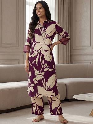 Women Floral Printed Regular Kurta with Trousers 3
