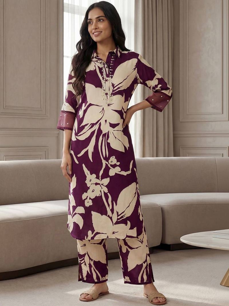 Women Floral Printed Regular Kurta with Trousers