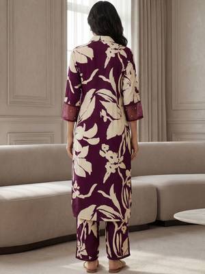 Women Floral Printed Regular Kurta with Trousers 4