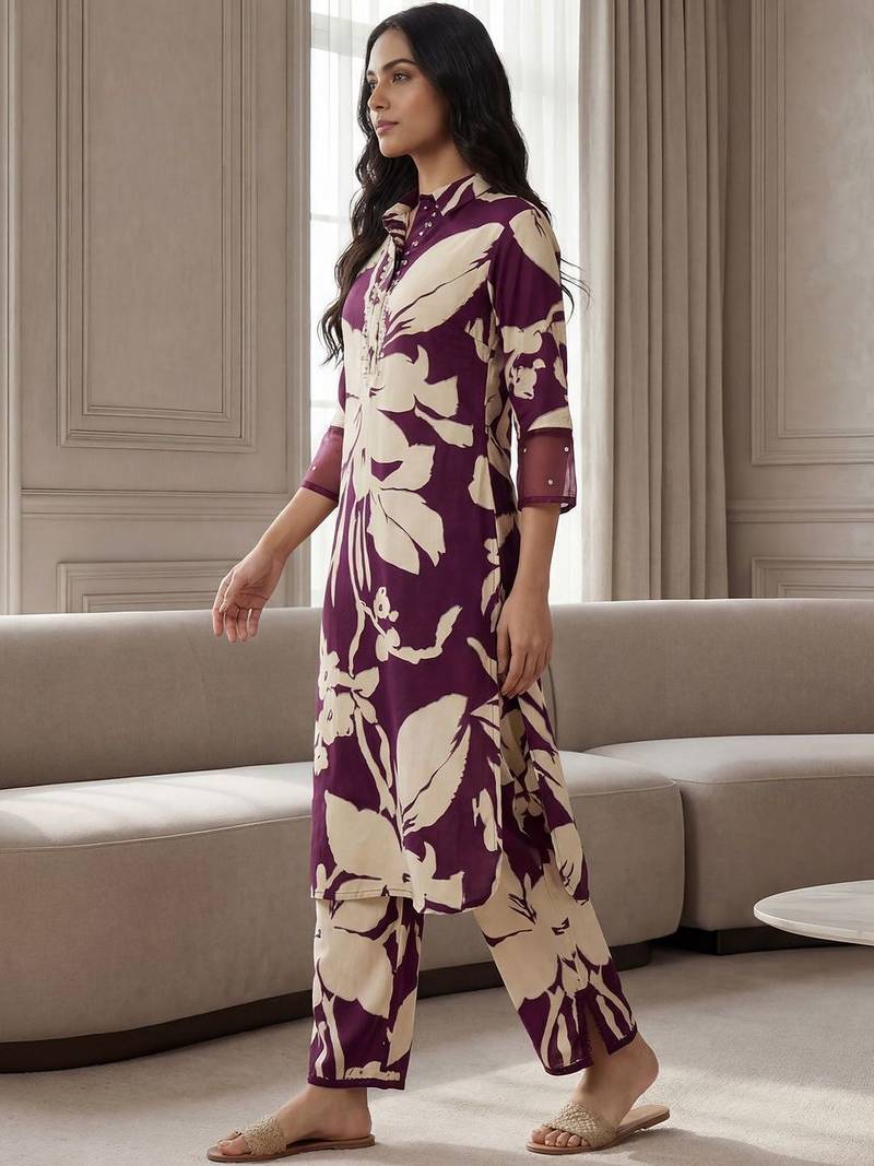 Women Floral Printed Regular Kurta with Trousers