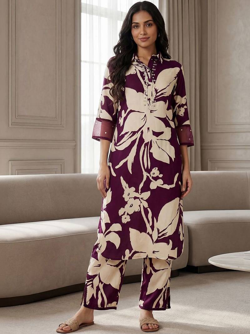 Women Floral Printed Regular Kurta with Trousers