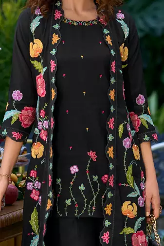 Women Floral Embroidered Regular Beads and Stones Kurta with Palazzos