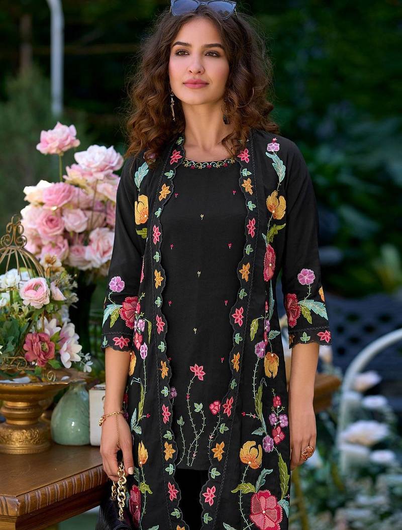 Women Floral Embroidered Regular Beads and Stones Kurta with Palazzos