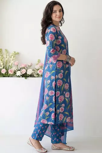 Women Floral Printed Regular Pure Cotton Kurta with Trousers & With Dupatta