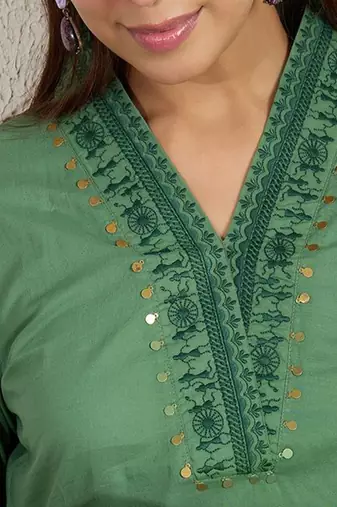 Ethnic Motifs Embroidered Thread Work Pure Cotton Kurta With Trousers