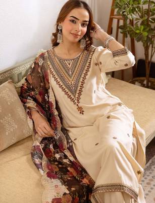 Women Ethnic Motifs Embroidered Regular Thread Work Kurta with Patiala & With Dupatta 1