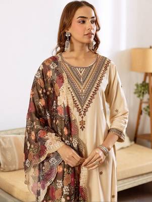 Women Ethnic Motifs Embroidered Regular Thread Work Kurta with Patiala & With Dupatta 3