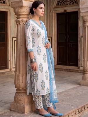 Women Floral Printed Regular Sequinned Pure Cotton Kurta with Trousers & With Dupatta 3