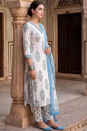 Women Floral Printed Regular Sequinned Pure Cotton Kurta with Trousers & With Dupatta