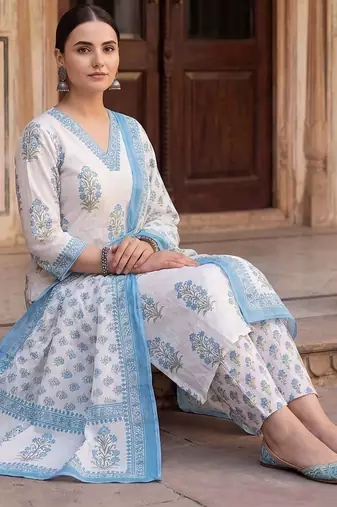 Women Floral Printed Regular Sequinned Pure Cotton Kurta with Trousers & With Dupatta
