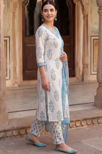 Women Floral Printed Regular Sequinned Pure Cotton Kurta with Trousers & With Dupatta