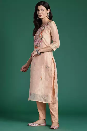 Women Floral Embroidered Thread Work Cotton Kurta with Trousers & With Dupatta