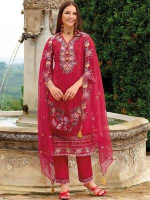 Women Floral Embroidered Regular Thread Work Kurta with Trousers & With Dupatta 1