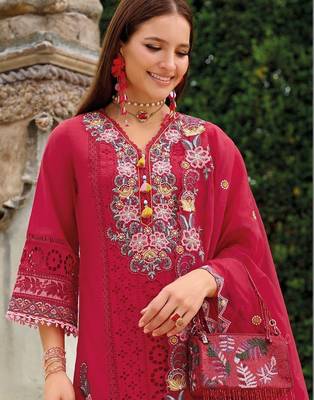 Women Floral Embroidered Regular Thread Work Kurta with Trousers & With Dupatta 3