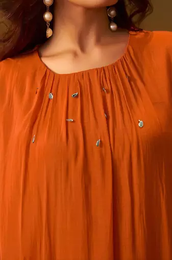 Women Floral Embroidered Regular Thread Work Kurta with Trousers