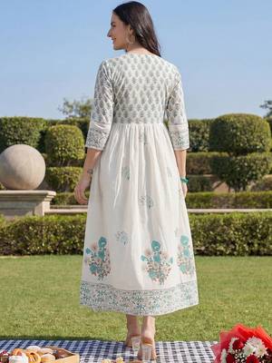 Women Floral Printed Empire Pure Cotton Kurta with Trousers & With Dupatta 6