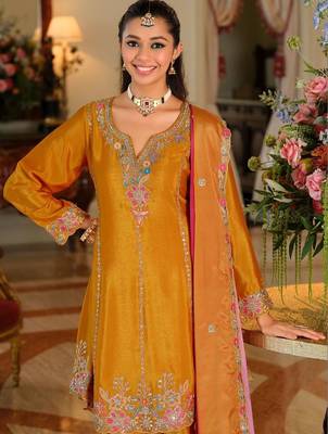 Women Ethnic Motifs Embroidered Empire Thread Work Kurta with Sharara & With Dupatta 4