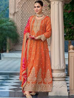 Ethnic Motifs Embroidered Sequinned Anarkali Kurta with Trouser & Dupatta 5