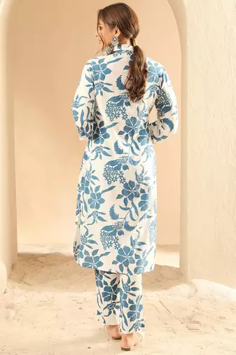 Women Floral Printed Regular Kurta with Trousers