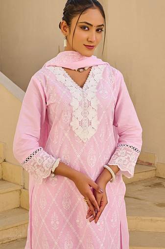 Women Embroidered Regular Thread Work  Cotton Kurta Set With Dupatta