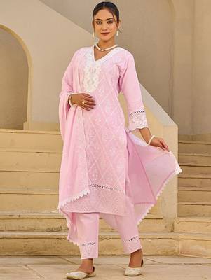 Women Embroidered Regular Thread Work Pure Cotton Kurta Set With Dupatta 4