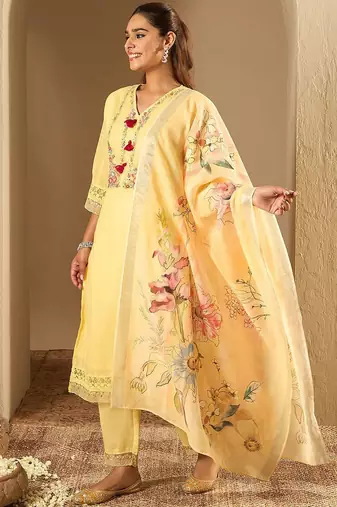 Floral Embroidered Thread Work Pure Cotton Straight Kurta With Trousers & Dupatta