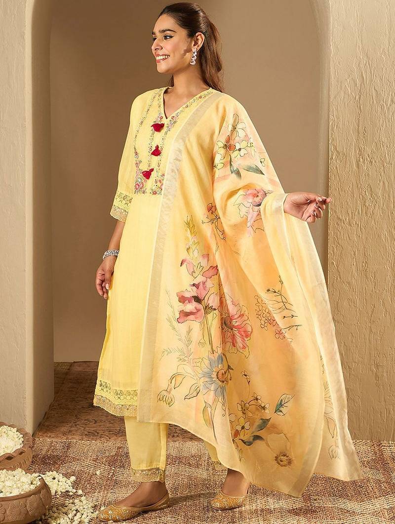 Floral Embroidered Thread Work Pure Cotton Straight Kurta With Trousers & Dupatta