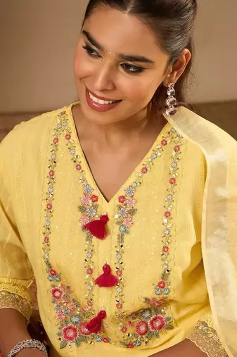 Floral Embroidered Thread Work Pure Cotton Straight Kurta With Trousers & Dupatta
