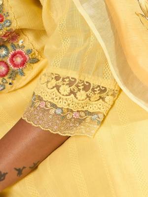 Floral Embroidered Thread Work Pure Cotton Straight Kurta With Trousers & Dupatta 6