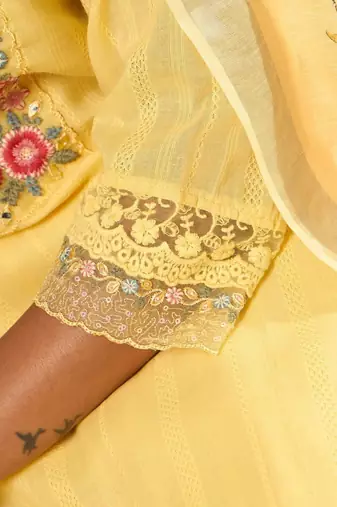 Floral Embroidered Thread Work Pure Cotton Straight Kurta With Trousers & Dupatta