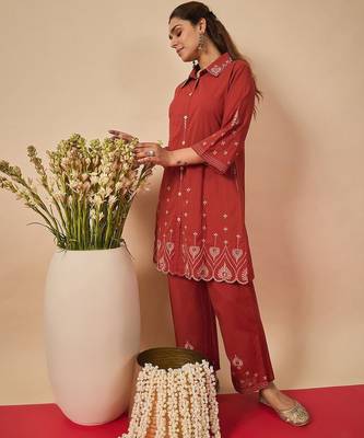 Women Ethnic Motifs Embroidered Regular Thread Work Pure Cotton Kurta with Trousers 1