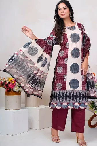 Women Floral Printed Regular Thread Work Pure Cotton Kurta with Trousers & With Dupatta