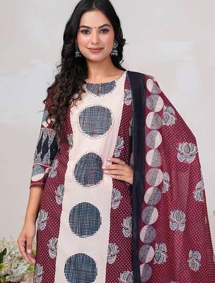Women Floral Printed Regular Thread Work Pure Cotton Kurta with Trousers & With Dupatta 2