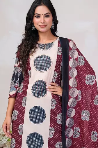 Women Floral Printed Regular Thread Work Pure Cotton Kurta with Trousers & With Dupatta