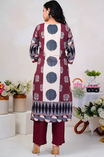 Women Floral Printed Regular Thread Work Pure Cotton Kurta with Trousers & With Dupatta