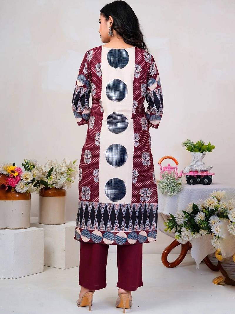 Women Floral Printed Regular Thread Work Pure Cotton Kurta with Trousers & With Dupatta