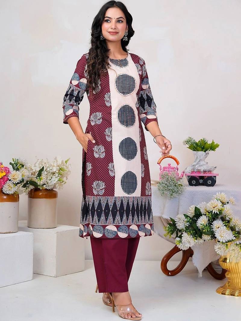 Women Floral Printed Regular Thread Work Pure Cotton Kurta with Trousers & With Dupatta