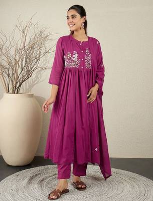 Floral Embroidered Thread Work Pure Cotton Kurta With Trousers & Dupatta 2