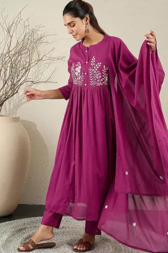 Floral Embroidered Thread Work Pure Cotton Kurta With Trousers & Dupatta