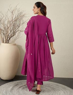 Floral Embroidered Thread Work Pure Cotton Kurta With Trousers & Dupatta 5