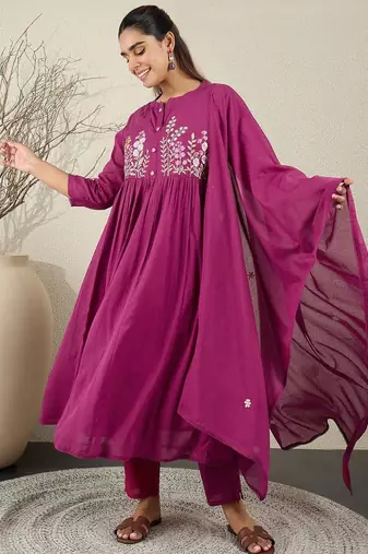 Floral Embroidered Thread Work Pure Cotton Kurta With Trousers & Dupatta