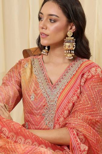 Women Printed Regular Thread Work Kurta with Trousers & With Dupatta