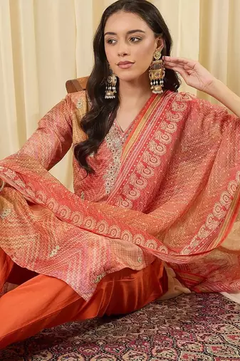 Women Printed Regular Thread Work Kurta with Trousers & With Dupatta