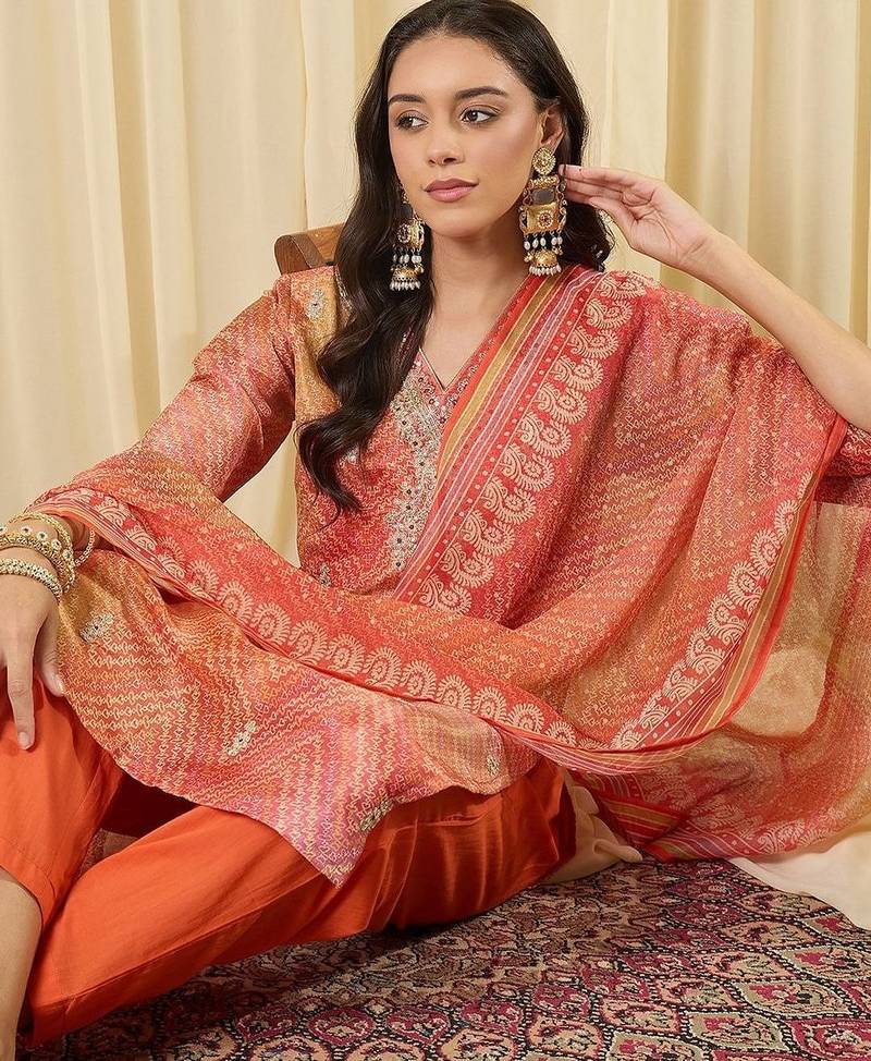 Women Printed Regular Thread Work Kurta with Trousers & With Dupatta
