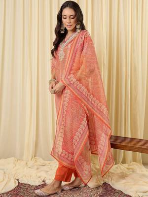 Women Printed Regular Thread Work Kurta with Trousers & With Dupatta 5